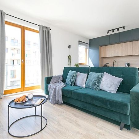 Апартаменти Apartament Black Zajezdnia Wrzeszcz Гданськ Екстер'єр фото