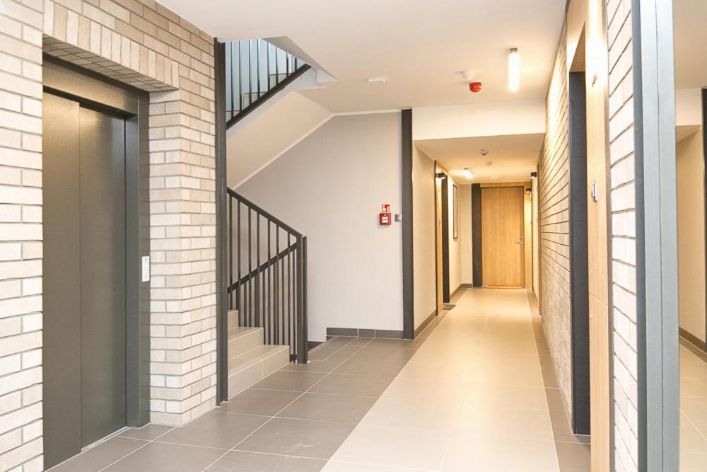 Апартаменти Apartament Black Zajezdnia Wrzeszcz Гданськ Екстер'єр фото