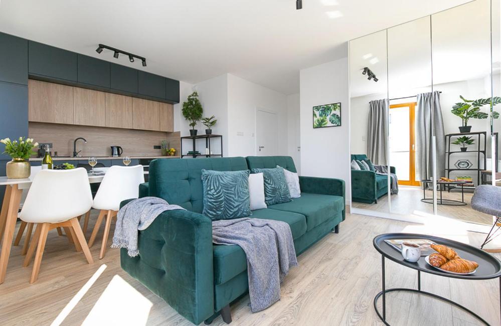 Апартаменти Apartament Black Zajezdnia Wrzeszcz Гданськ Екстер'єр фото