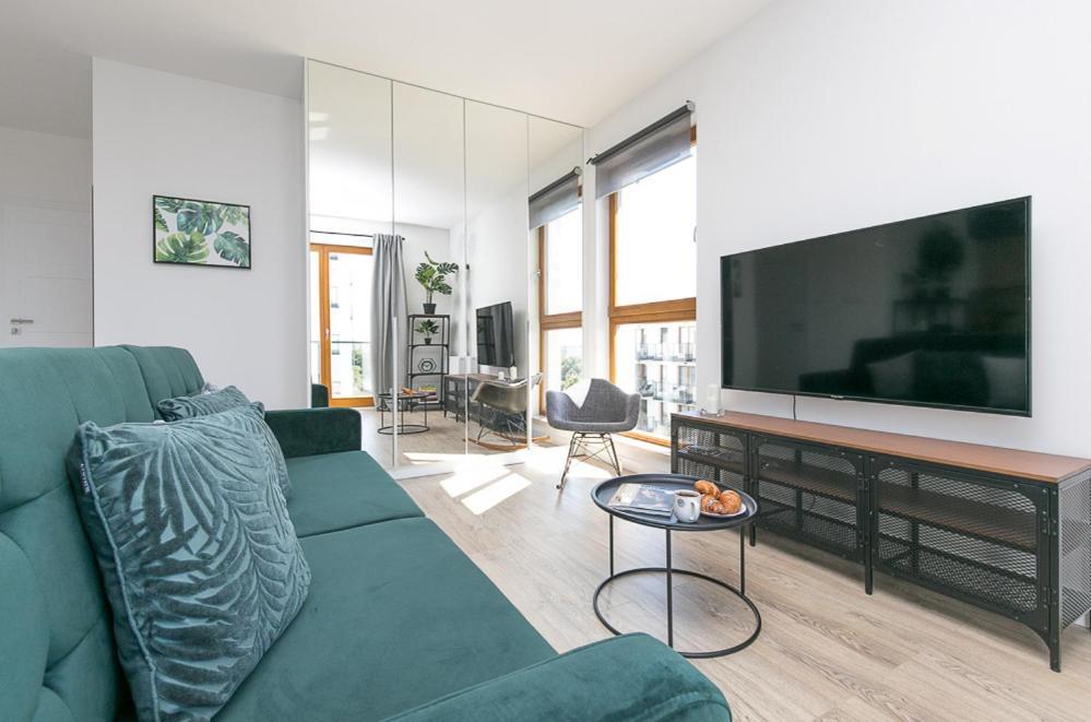 Апартаменти Apartament Black Zajezdnia Wrzeszcz Гданськ Екстер'єр фото